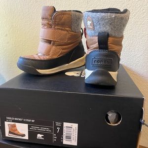 Toddler Whitney II Strap Sorel Boots in size 7